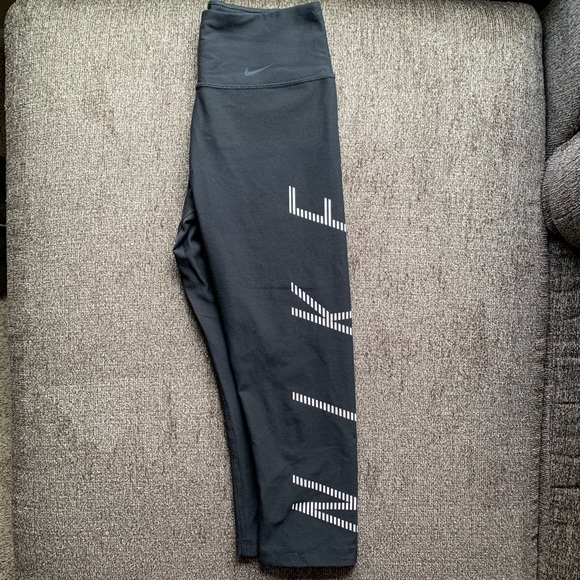 Nike Pants - Nike dri-fit cropped leggings
